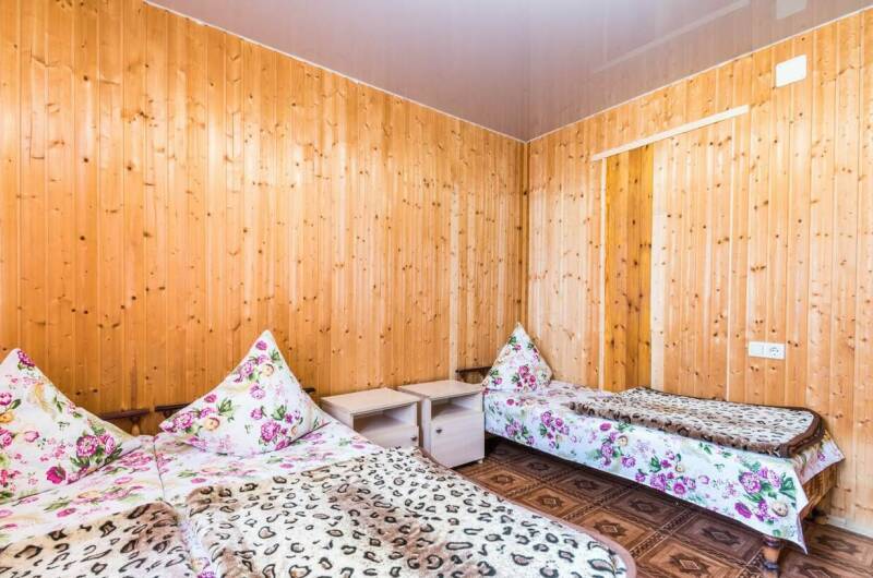 Четырехместный номер с удобствами (цена за номер)