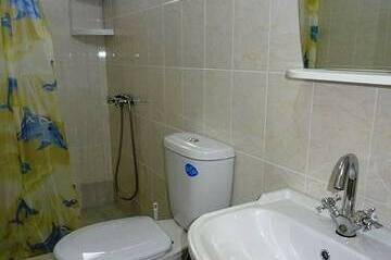 Четырехместный номер с удобствами (цена за номер)