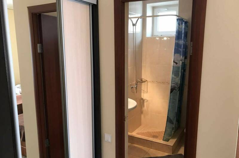 3- х местный номер на втором этаже. Балкон во двор