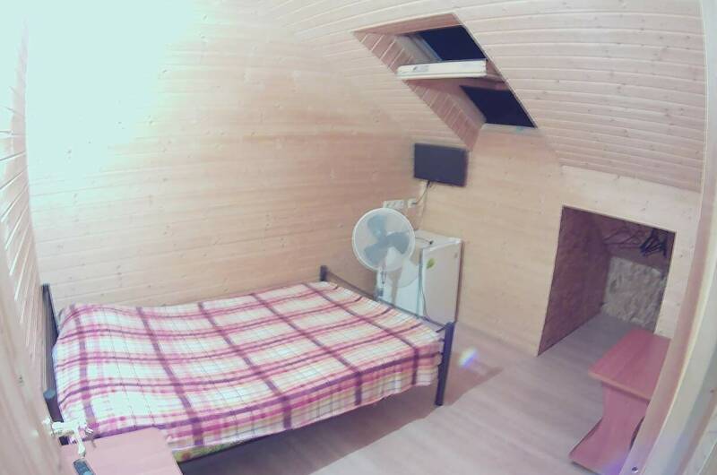 Двухкомнатный семейный номер (на 4−5 человек)