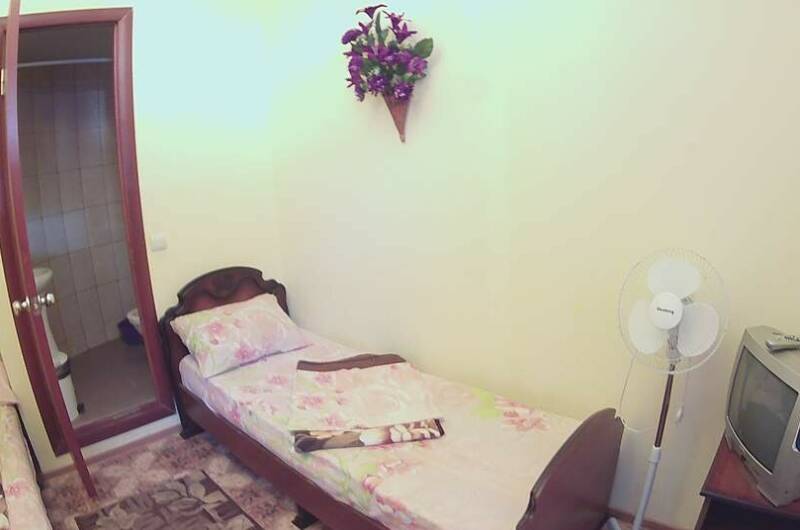 Двухкомнатный семейный номер (на 4−5 человек)