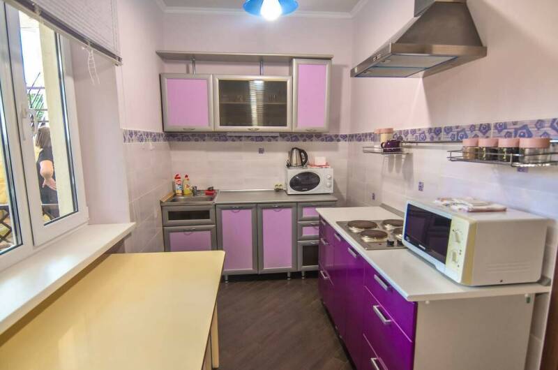 Двухкомнатный с кухней. четырехместный