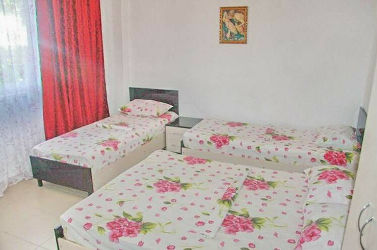 Четырехместный номер с удобствами 