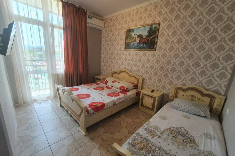 3-х местный номер с балконом и видом на море