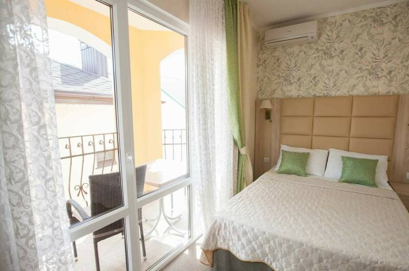 Двухместный номер с индивидуальным балконом 3 этаж