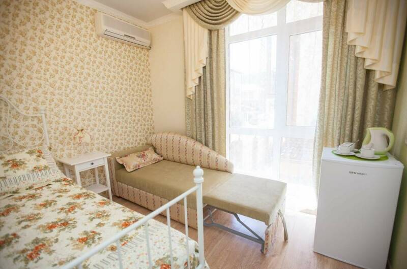 Трехместный номер со всеми удобствами 2 этаж