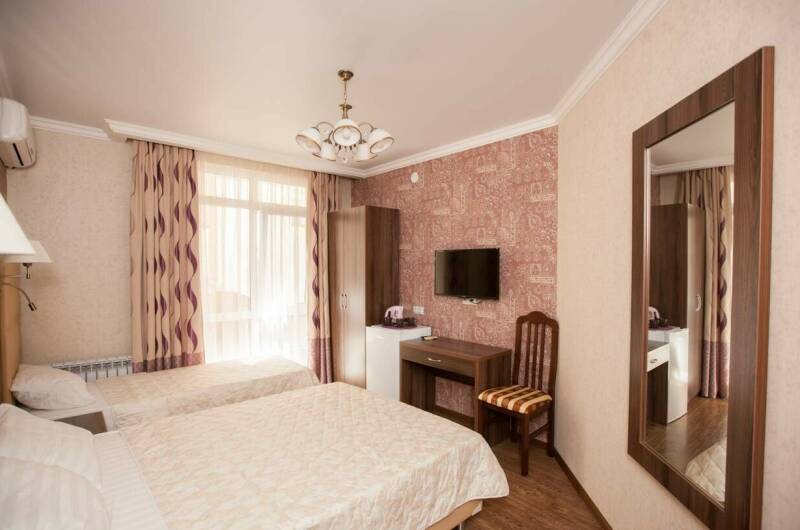 Трехместный номер со всеми удобствами 2 этаж