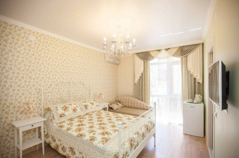 Трехместный номер со всеми удобствами 2 этаж