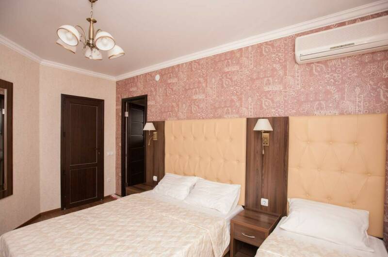 Трехместный номер со всеми удобствами 2 этаж