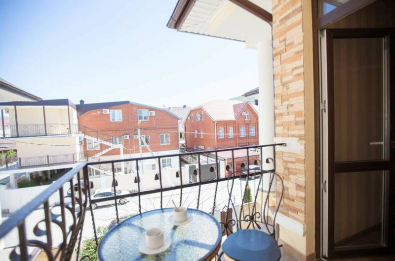 Трехместный номер с инд балконом на 2 этаже