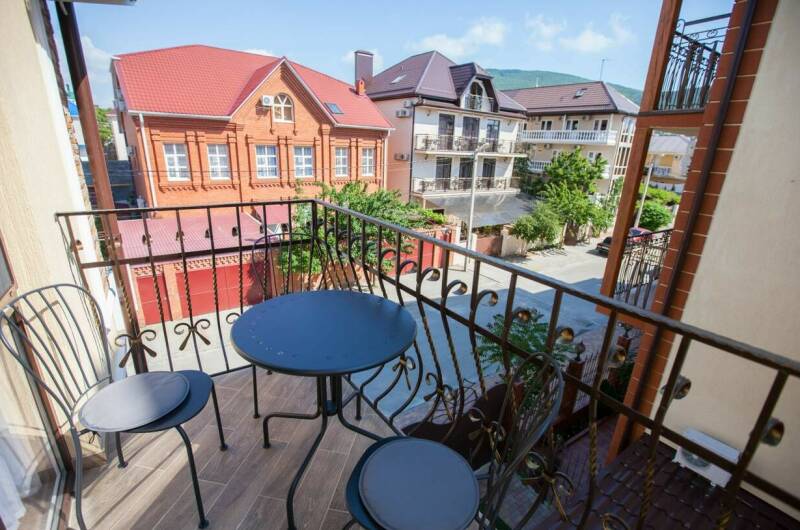 Трехместный номер с инд балконом на 3 этаже