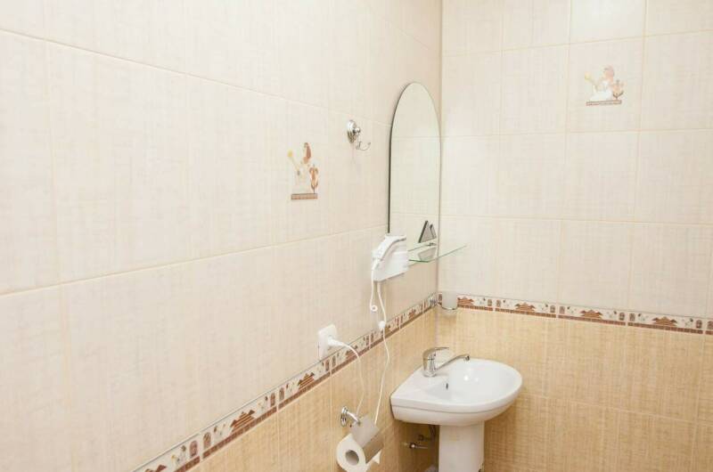 Двухкомнатный номер с небольшим балконом 3 этаж