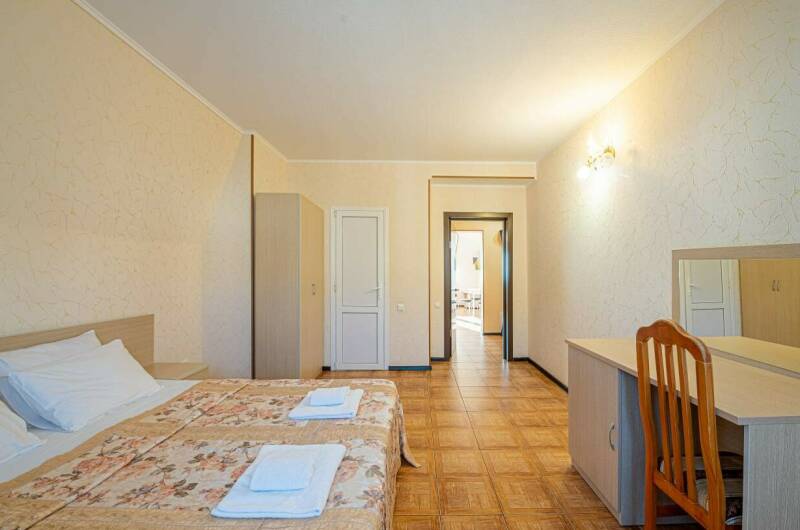 4 мест. двухкомнатный номер с кухней с балконом