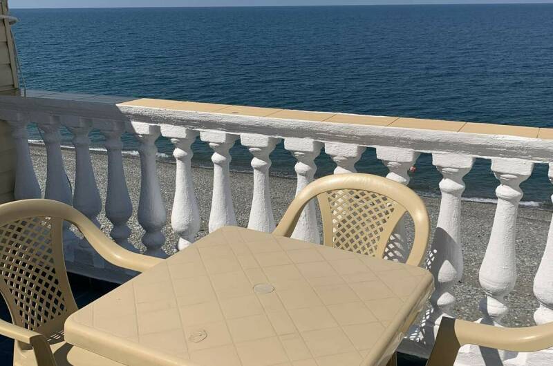 Люкс 2-, 3-, 4- х местные, терраса с шезлонгами