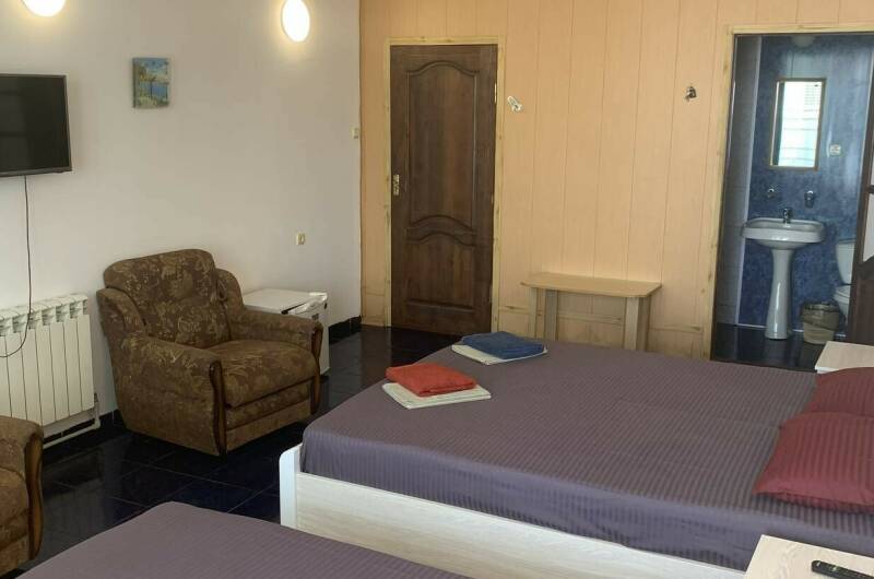 Номер люкс на 1 этаже с отдельным выходом на море