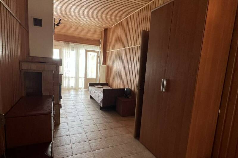 Балкон с шезлонгами