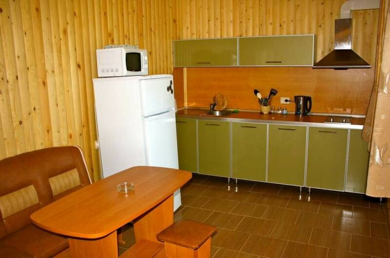 Апартаменты, свой вход,балкон, 4+1(кухня+2спальни)