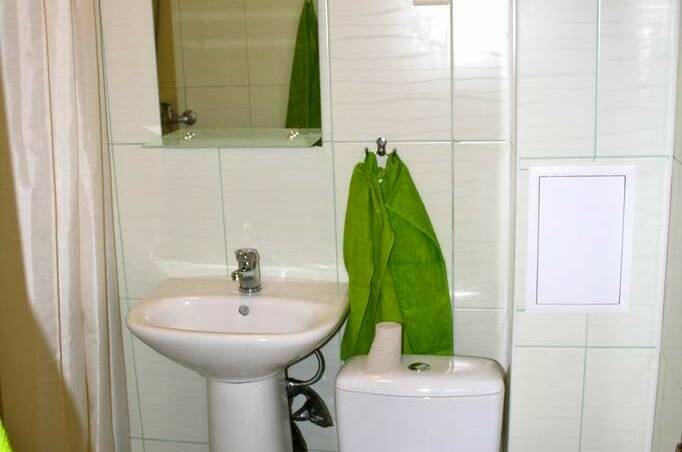 Апартаменты, свой вход,балкон, 4+1(кухня+2спальни)