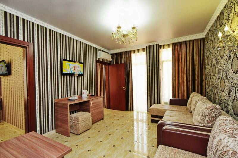 Люкс трехкомнатный семиместный с балконом