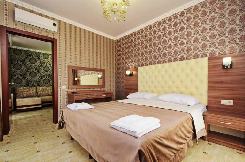 Люкс трехкомнатный семиместный с балконом