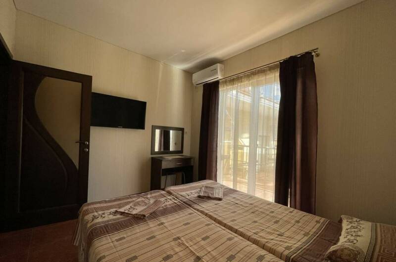 2-Х КОМНАТНЫЙ ЛЮКС С РАЗДЕЛЬНЫМИ ХОДАМИ И БАЛКОНОМ