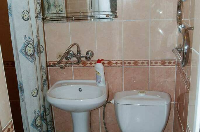 3-х местный с удобствами и кухней