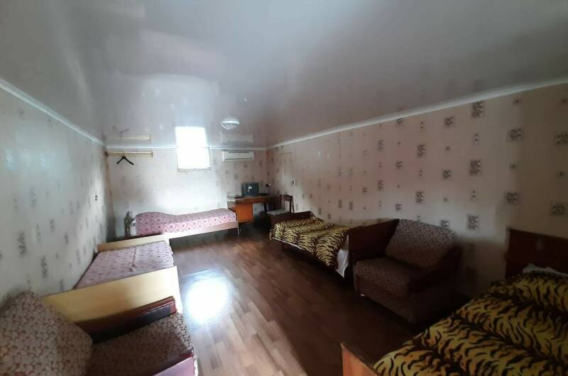 Номер-эконом на 4 человек на 2 этаже (Мансарда)