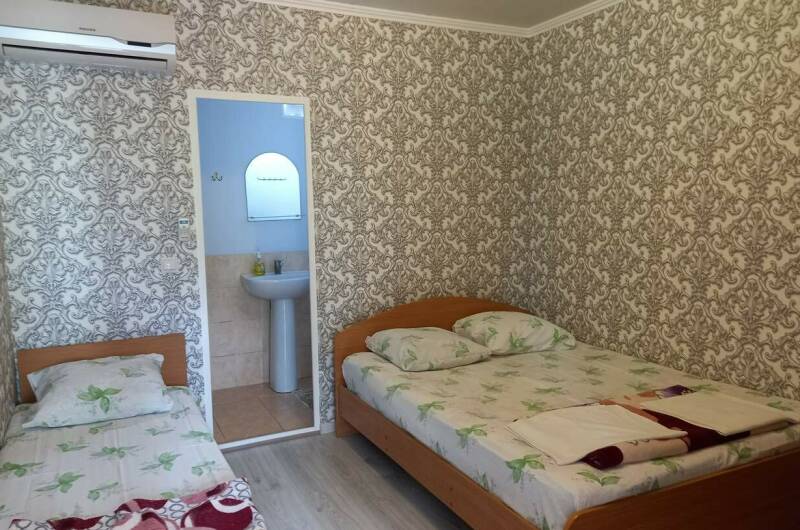 3-х местный с удобствами (домик)