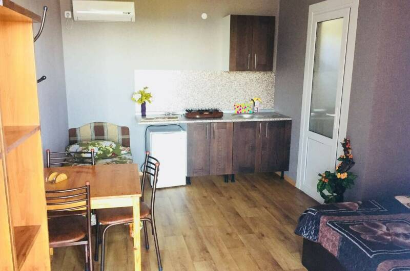 «Комната-студия» 3-местная