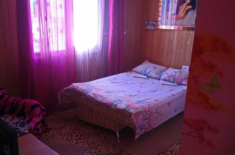 Номер «Люкс» розовый