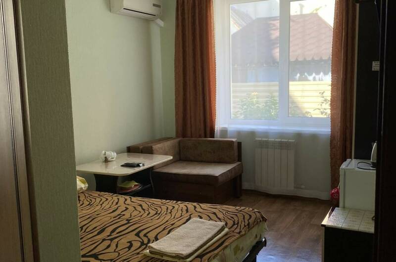 Для двоих с кроватью и сан/узлом на 2 номера