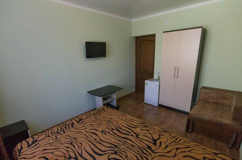 Для двоих с кроватью и сан/узлом на 2 номера