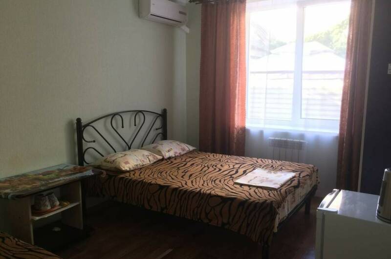 Для двоих с кроватью и сан/узлом на 2 номера