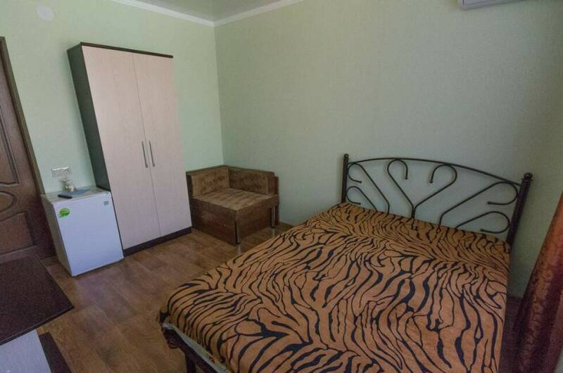 Для двоих с кроватью и сан/узлом на 2 номера