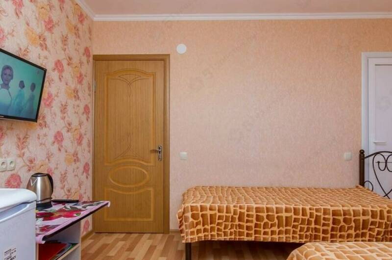 Двухместный номер с удобствами и балконом (3 этаж)