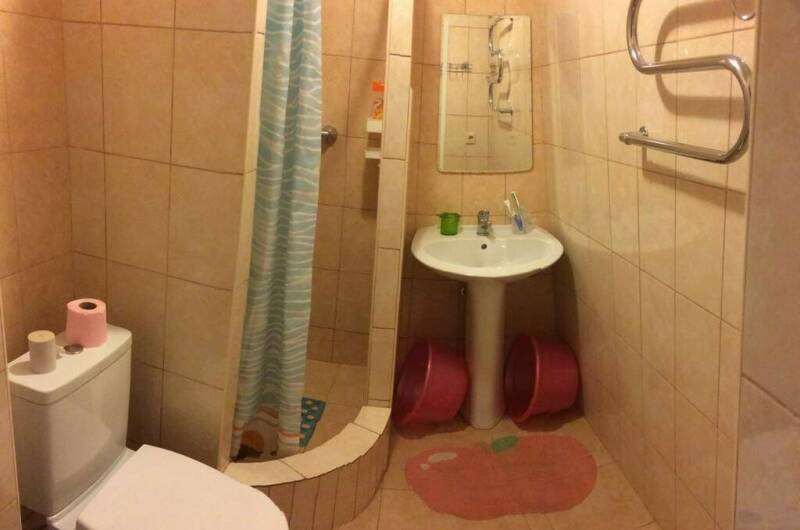 Трехместный номер с душем и туалетом на 2 комнаты