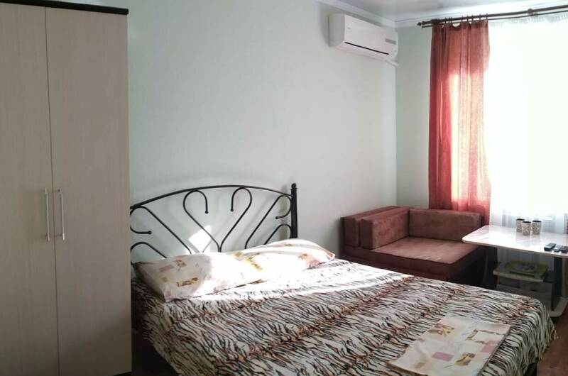 Трехместный номер со всеми удобствами (1этаж)