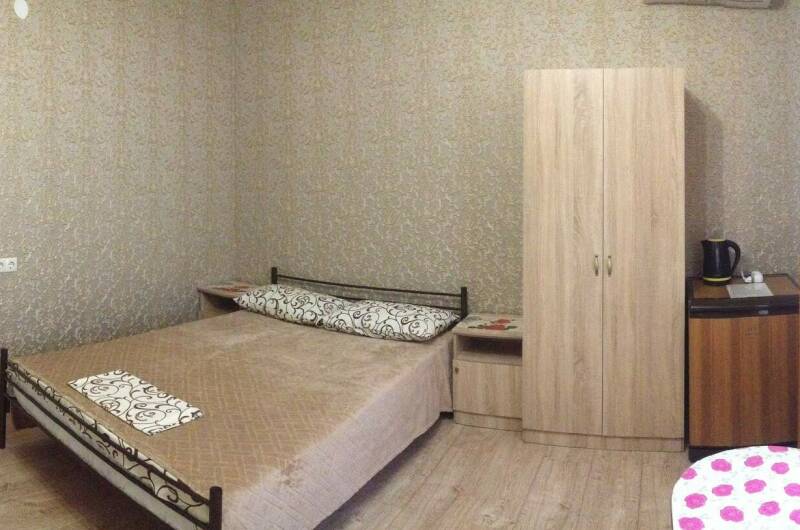 Трехместный номер с удобствами (2 этаж)