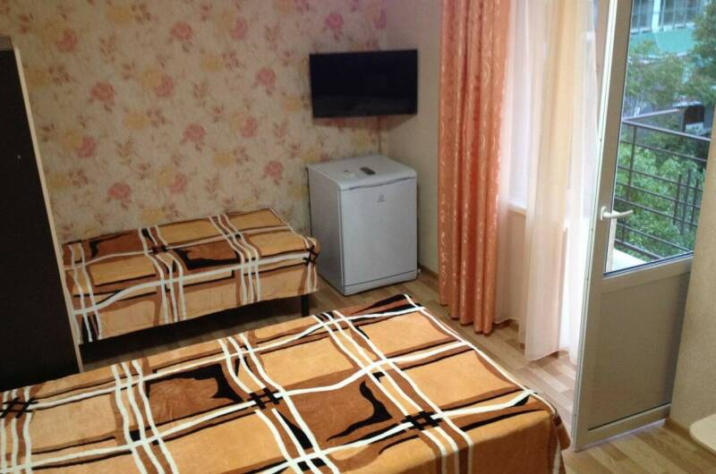 Пятиместный номер с удобствами и балконом