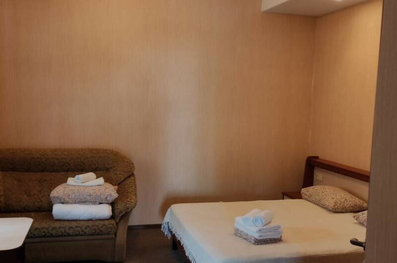 «Комфорт"1,3,8 2−3 местный с диваном