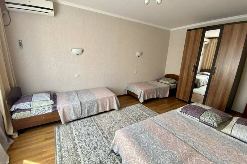 6 — квартира (с кухней и ванной комнатой)