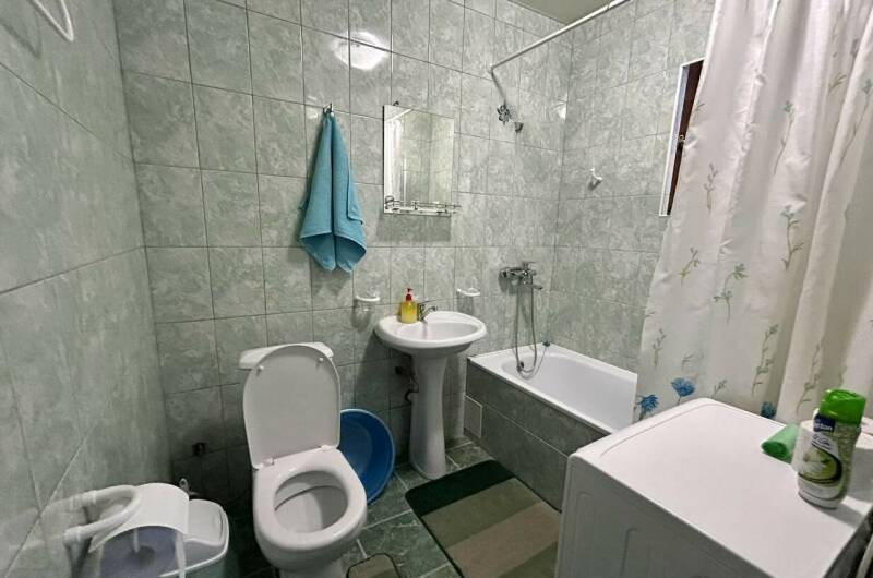 5 — квартира (с кухней и ванной комнатой)