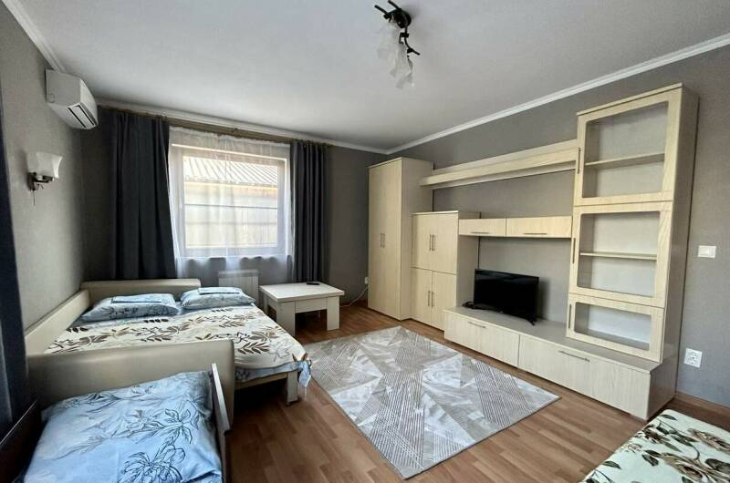 5 — квартира (с кухней и ванной комнатой)