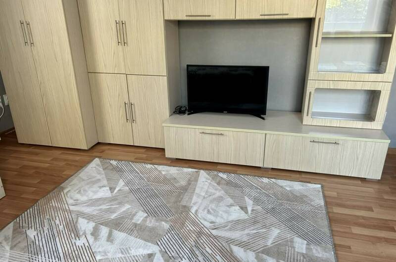 5 — квартира (с кухней и ванной комнатой)