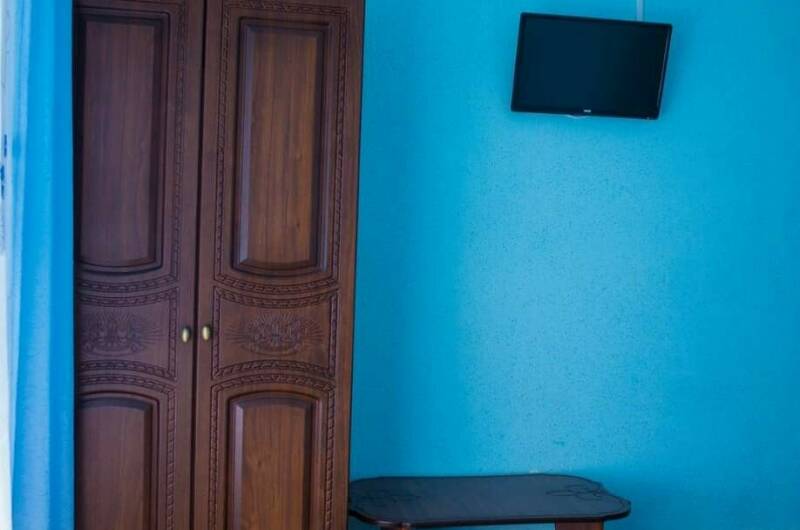 Со всеми удобствами, с балконом и видом на море