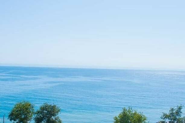 Со всеми удобствами, с балконом и видом на море