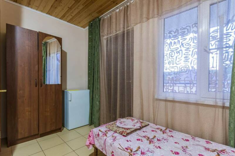 Трехместный номер (удобства в номере)