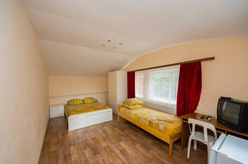 Трёхместный номер (санузел на два номера)