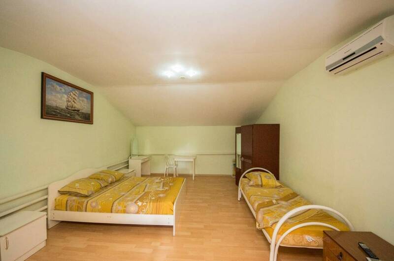 Четырёхместный номер (санузел на два номера)