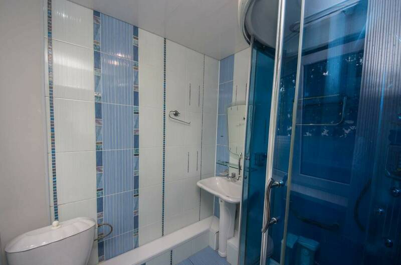 Четырёхместный номер (санузел на два номера)